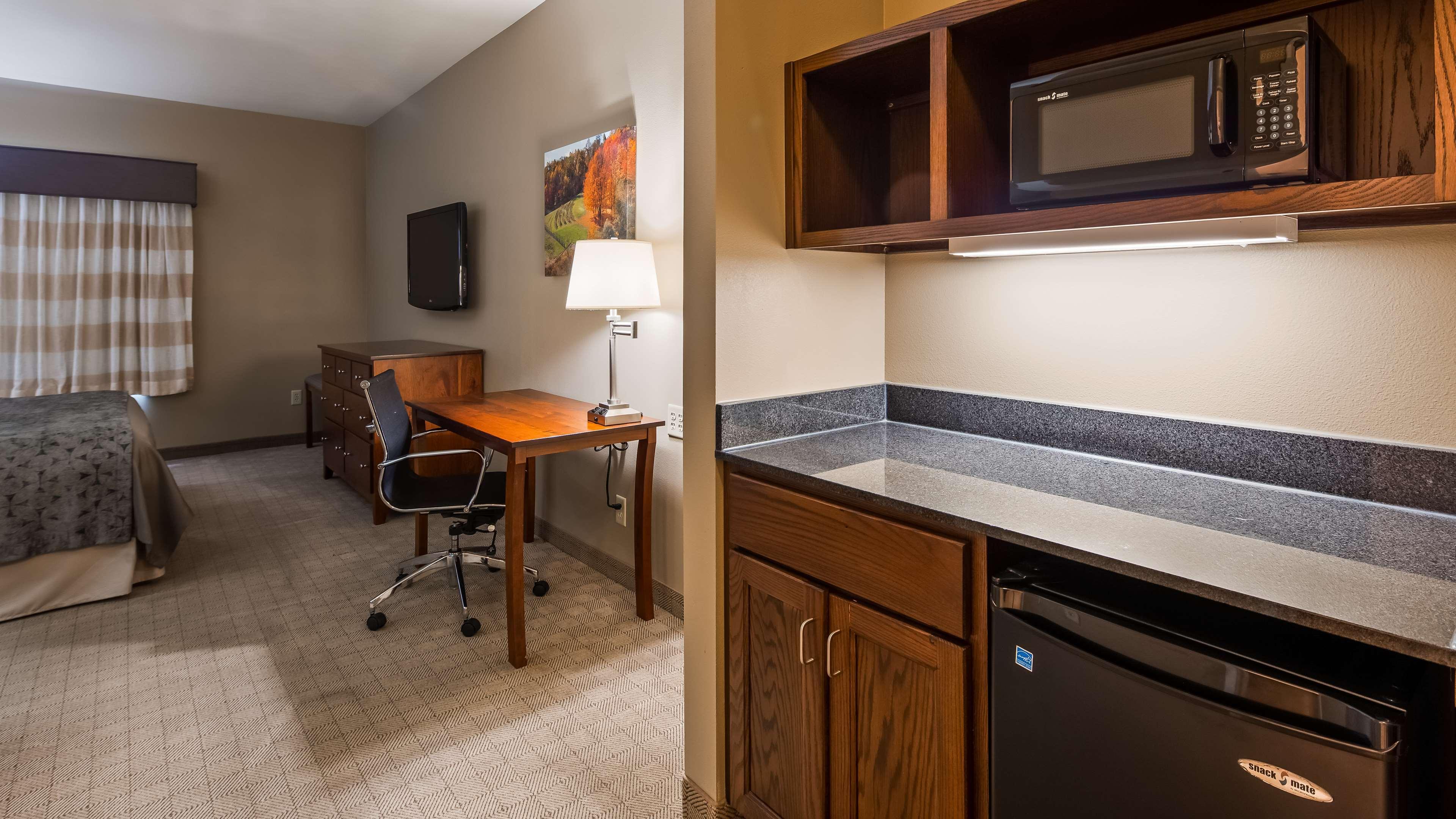 Arcola Best Western Plus Green Mill Village Hotel & Suites מראה חיצוני תמונה