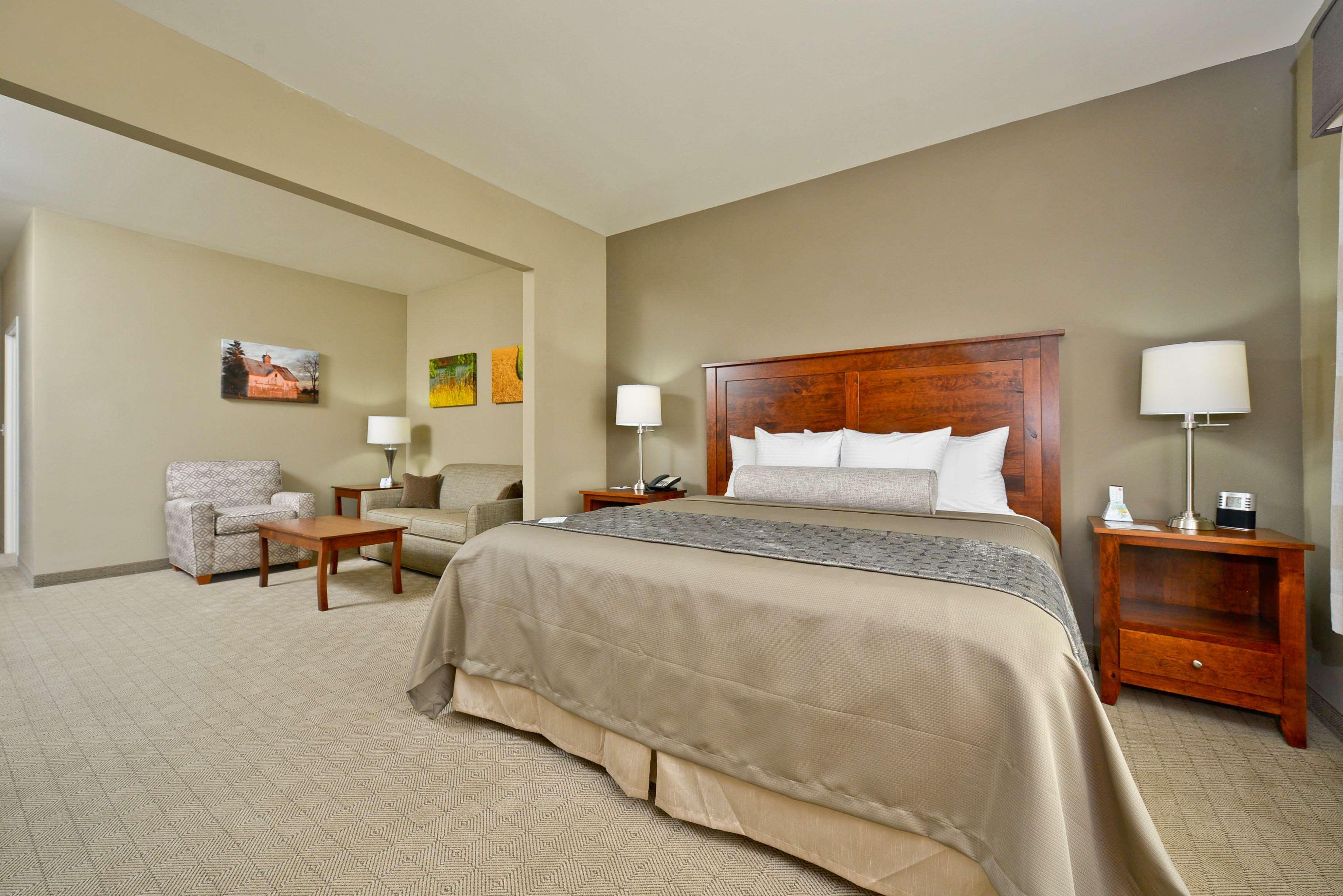 Arcola Best Western Plus Green Mill Village Hotel & Suites מראה חיצוני תמונה