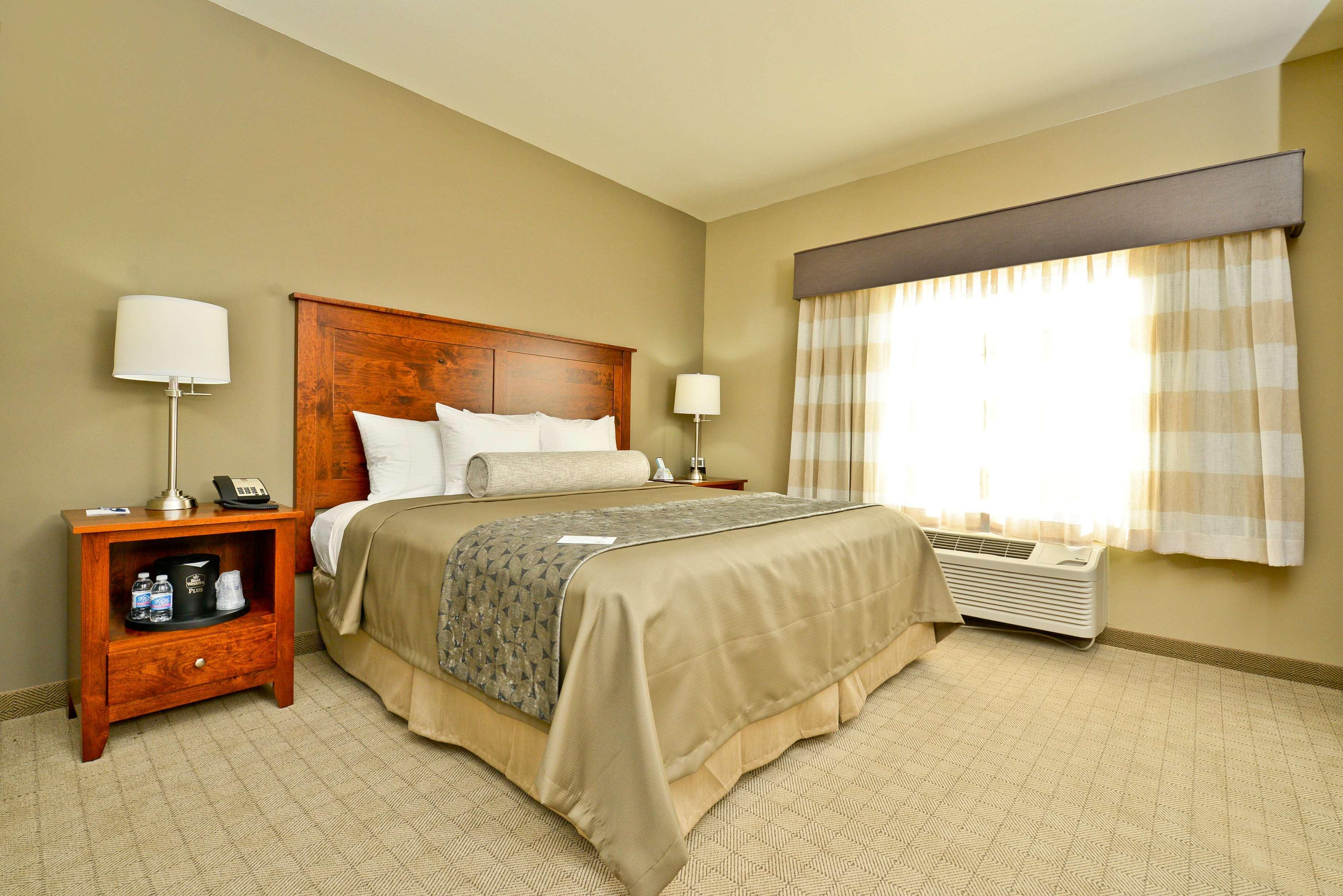 Arcola Best Western Plus Green Mill Village Hotel & Suites מראה חיצוני תמונה