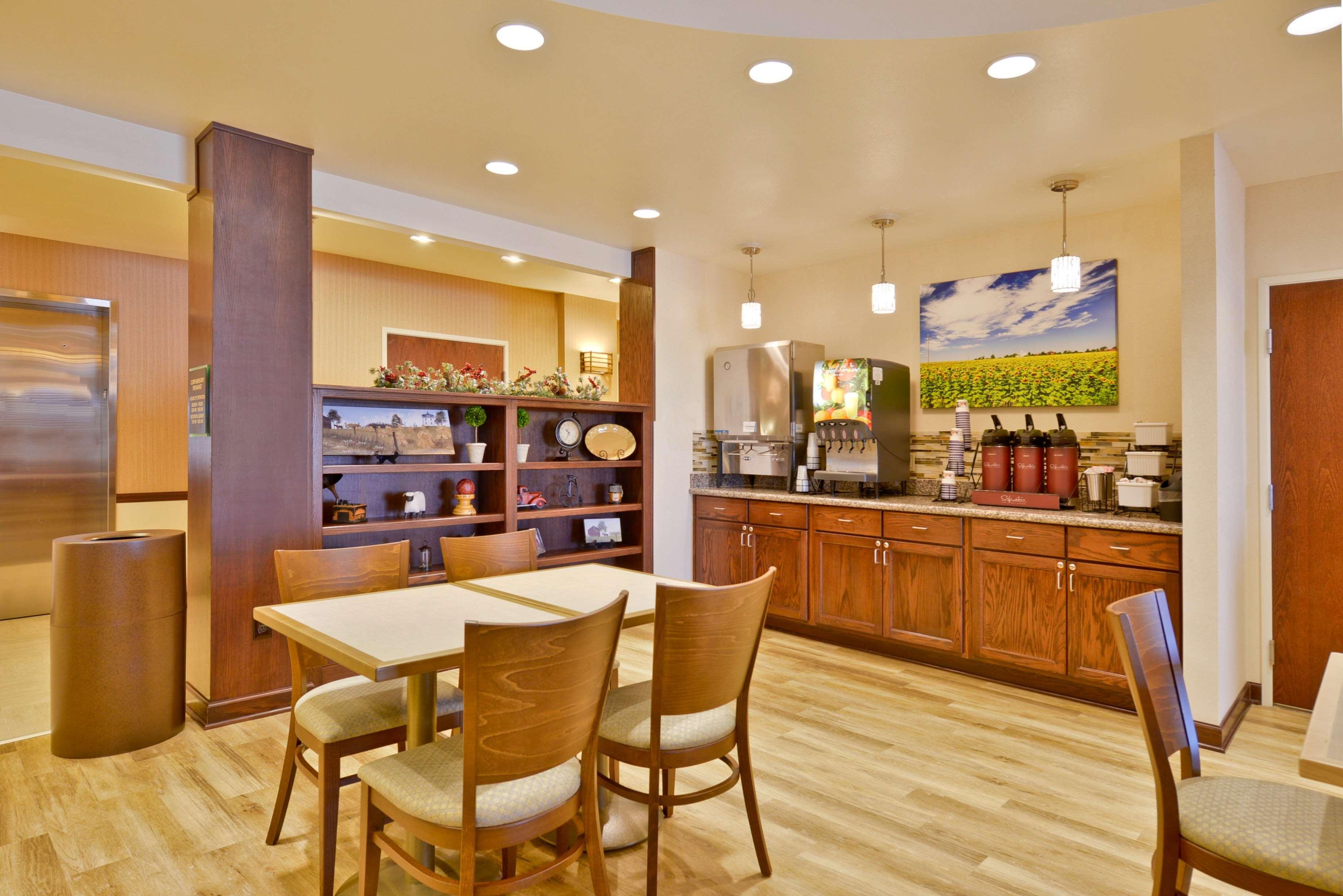 Arcola Best Western Plus Green Mill Village Hotel & Suites מראה חיצוני תמונה