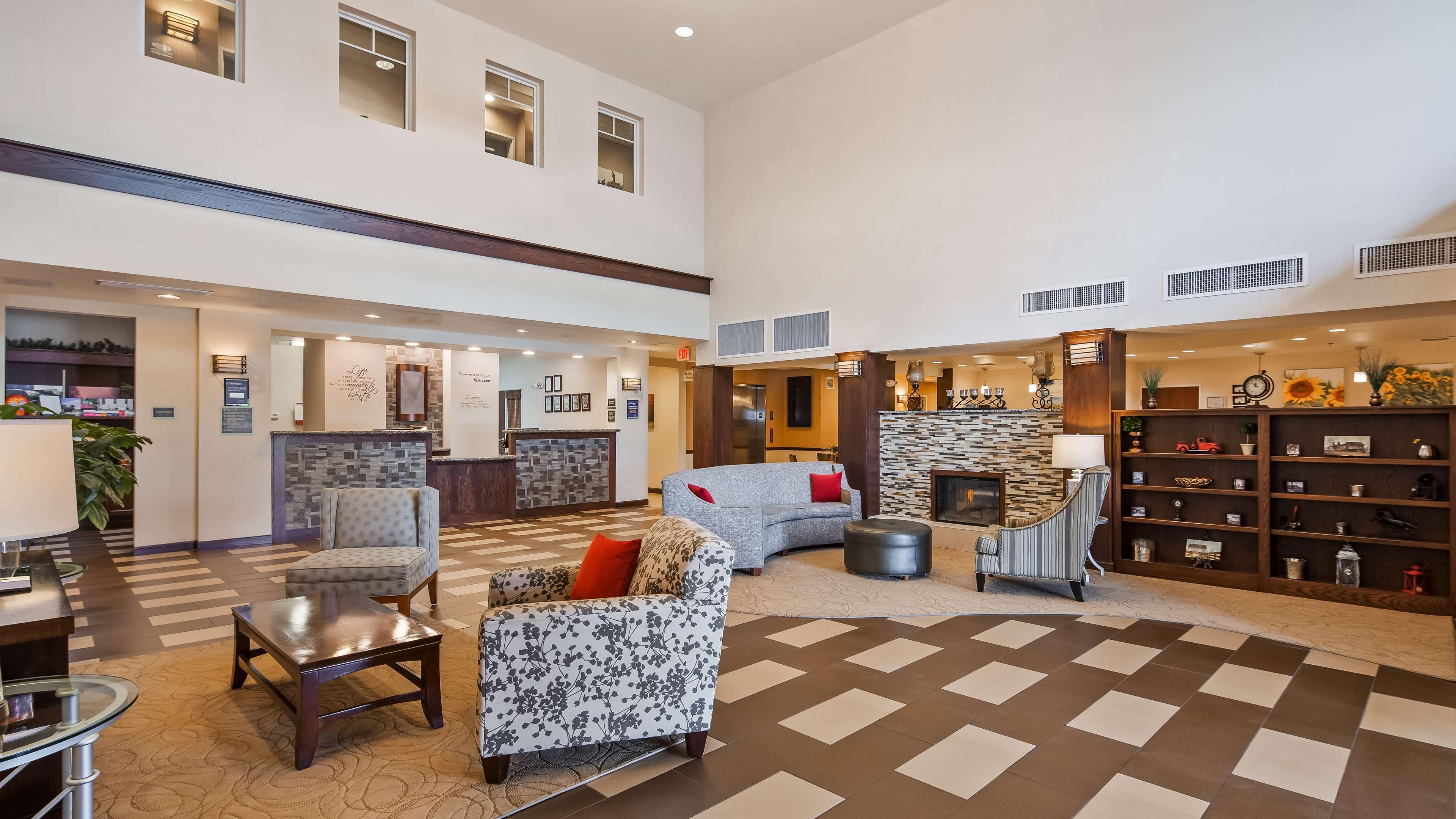 Arcola Best Western Plus Green Mill Village Hotel & Suites מראה חיצוני תמונה