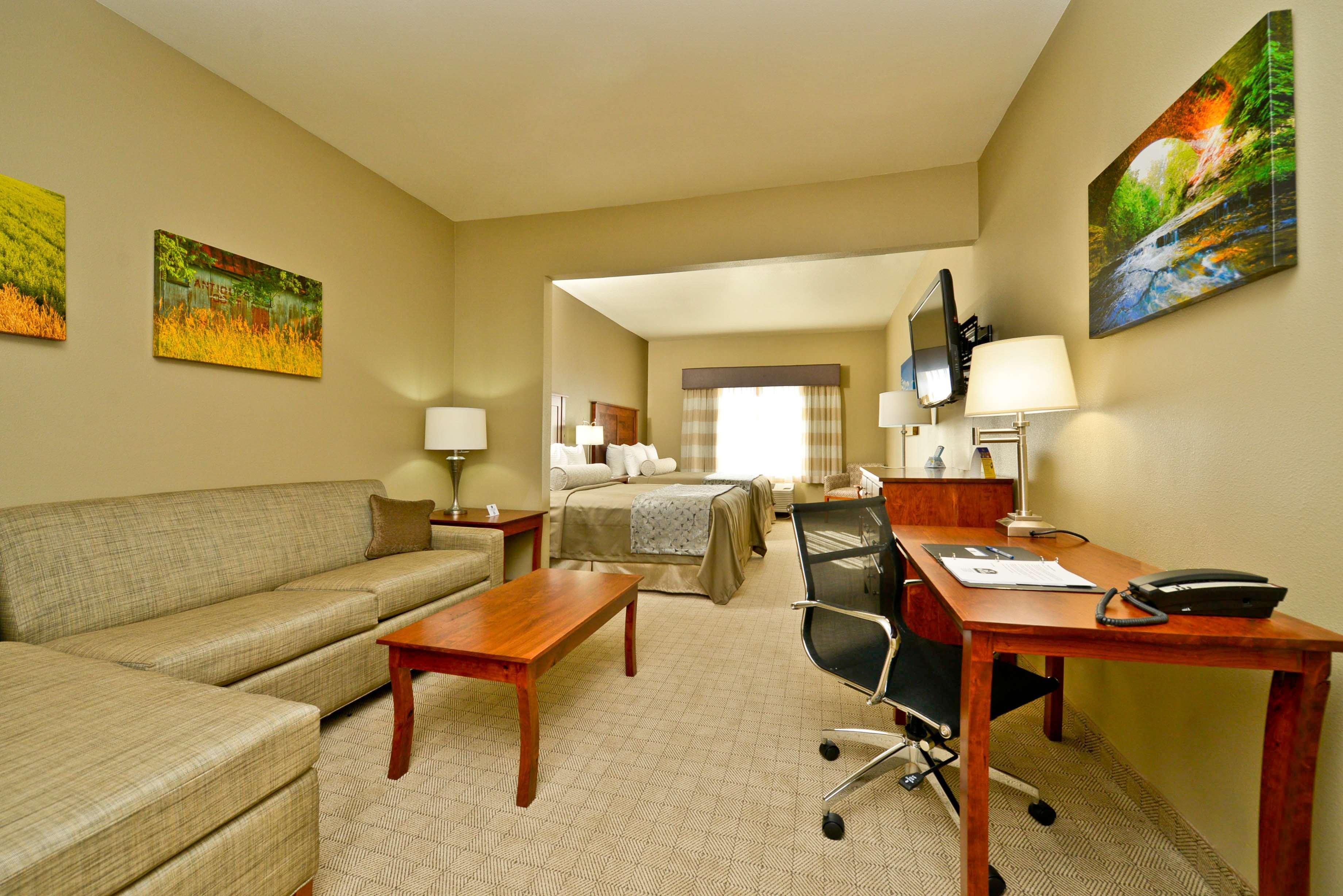 Arcola Best Western Plus Green Mill Village Hotel & Suites מראה חיצוני תמונה