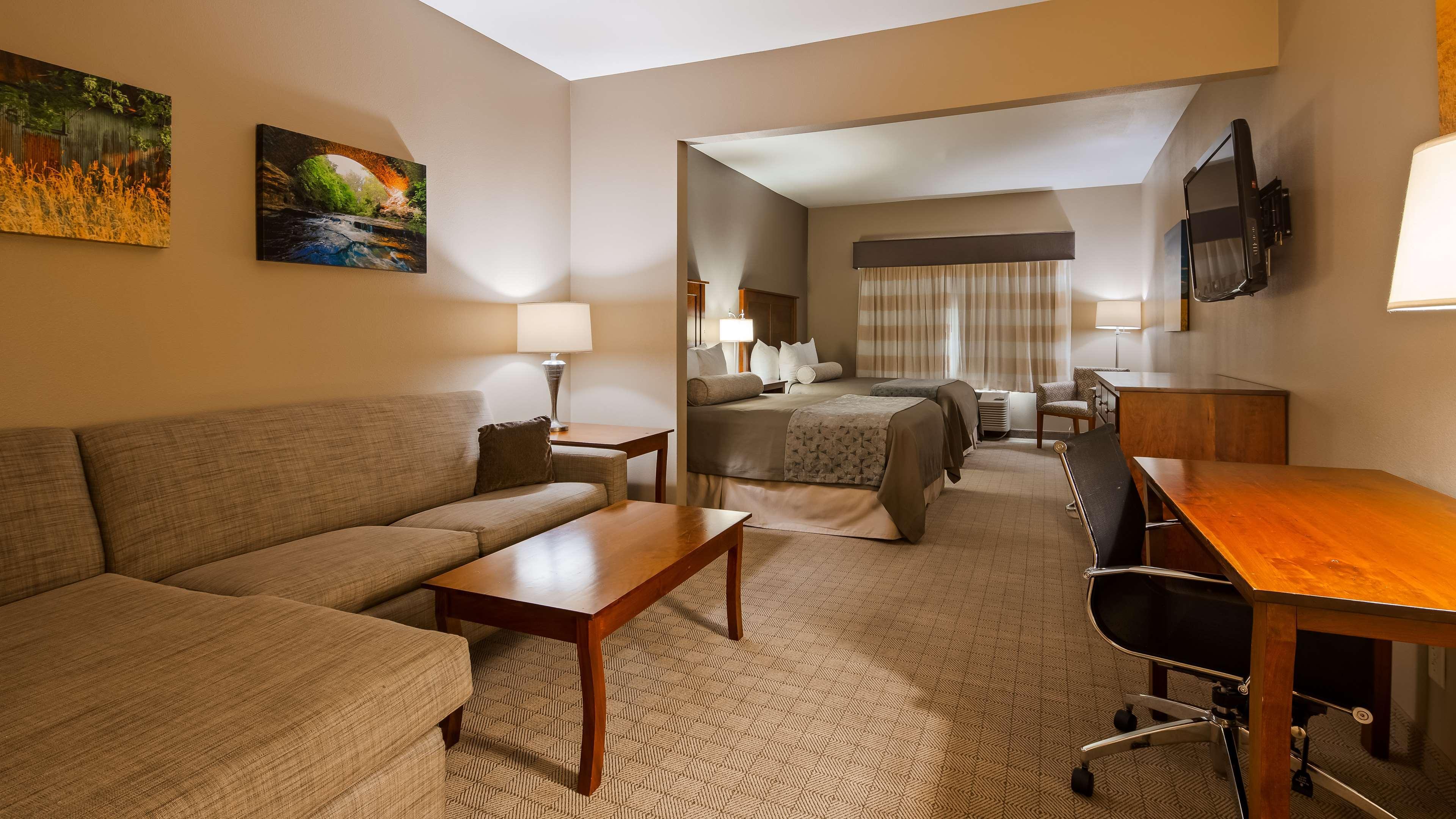 Arcola Best Western Plus Green Mill Village Hotel & Suites מראה חיצוני תמונה
