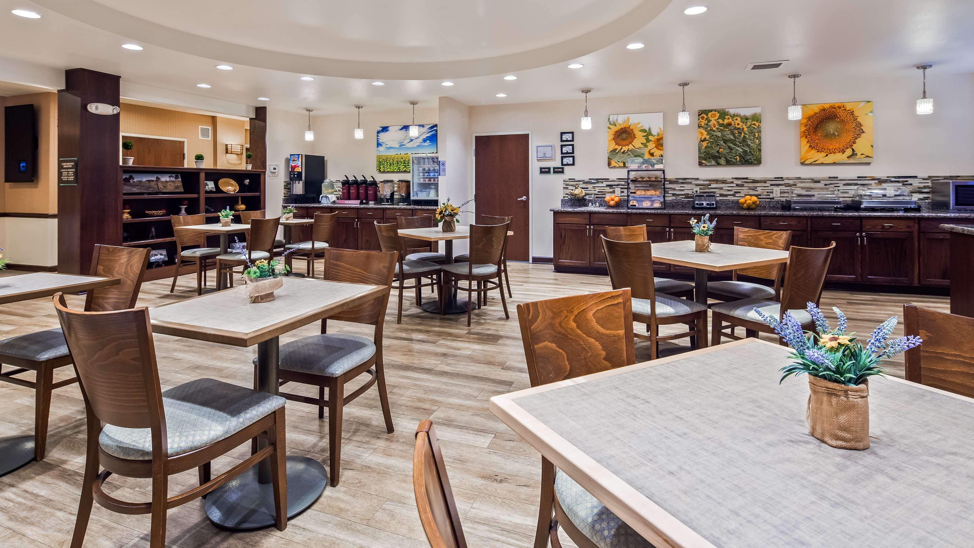 Arcola Best Western Plus Green Mill Village Hotel & Suites מראה חיצוני תמונה
