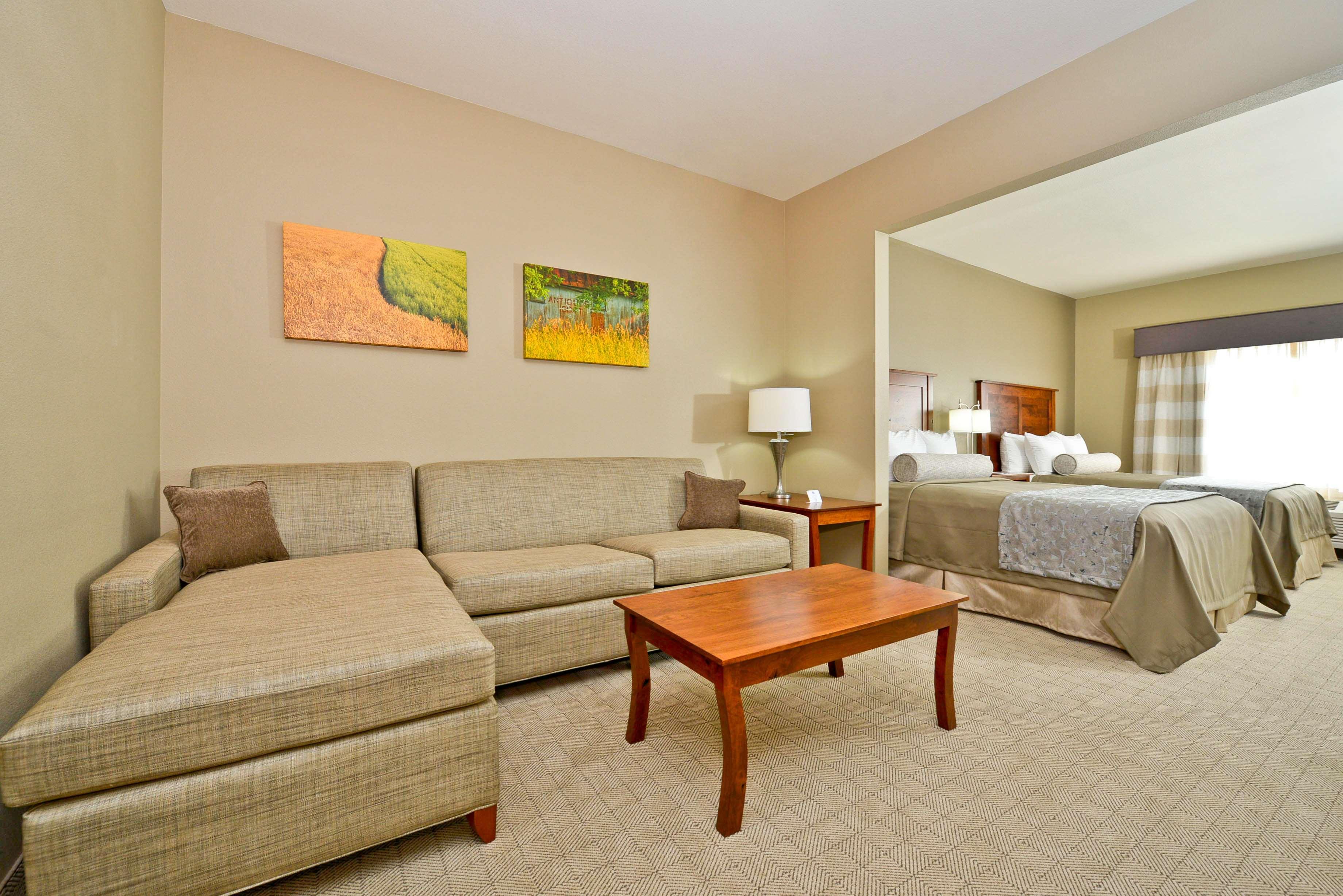 Arcola Best Western Plus Green Mill Village Hotel & Suites מראה חיצוני תמונה